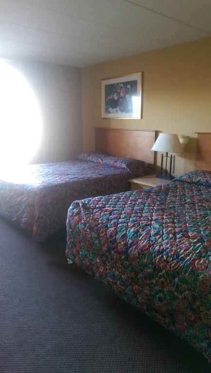 Days Inn & Suites By Wyndham Caseyville Room photo